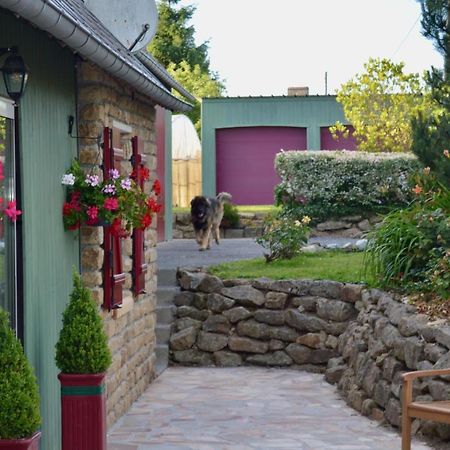 Isigny-le-BuatLa Pichonniere住宿加早餐旅馆 外观 照片