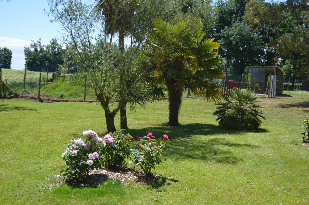 Isigny-le-BuatLa Pichonniere住宿加早餐旅馆 外观 照片